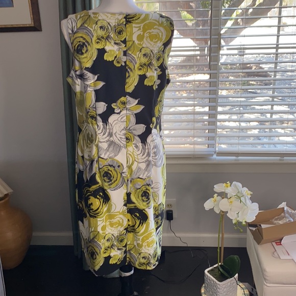 Bundle 2 for $25–Connected Apparel Lime Grn Dress - Picture 7 of 7